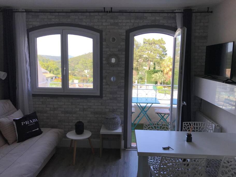 Les Issambres Superbe Studio Avec Terrasse Roquebrune-sur Argens Exteriör bild